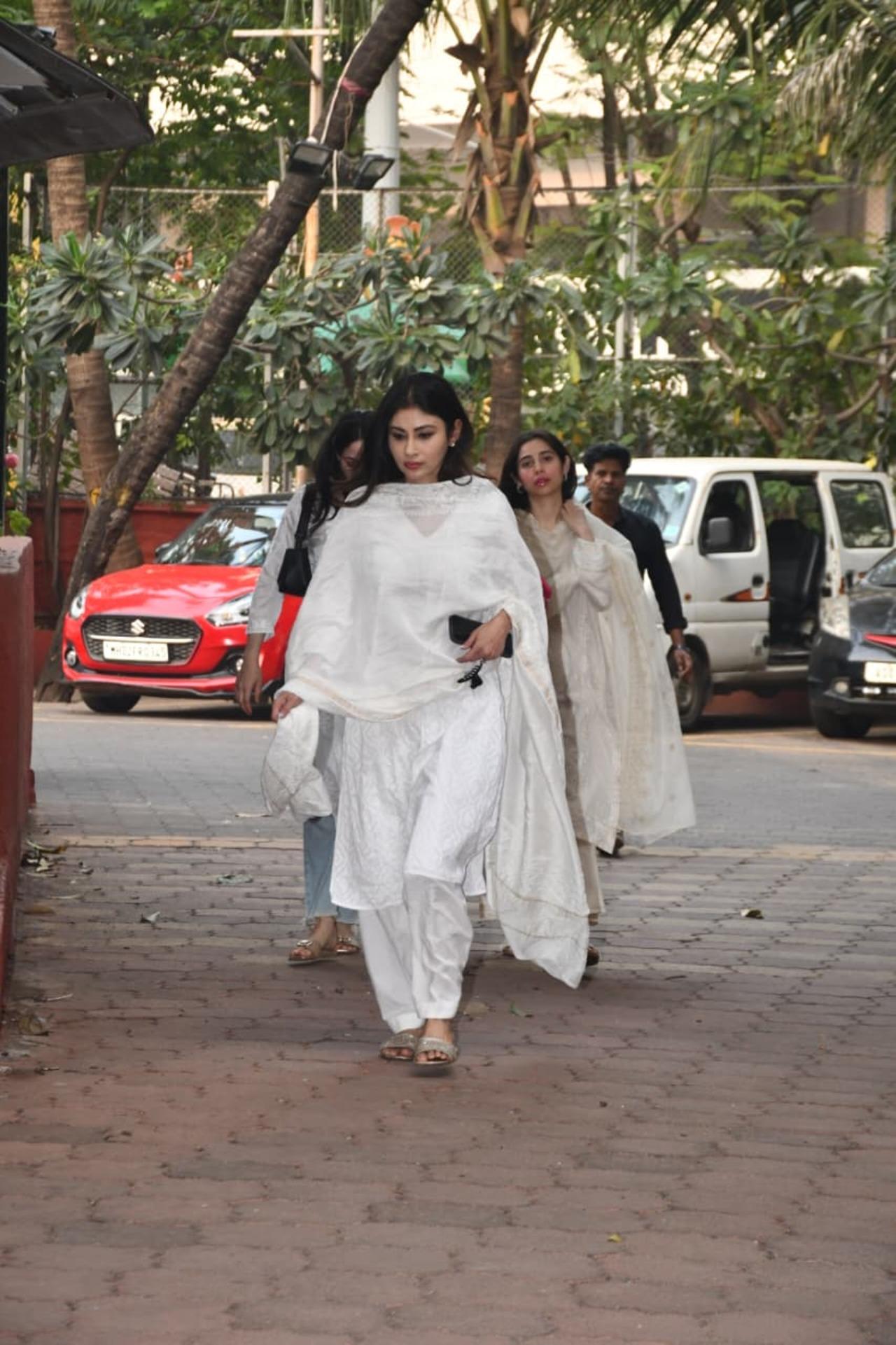 <p>Arjun Bijlani&rsquo;s Naagin co-star Mouni Roy was also seen attending the prayer meet. She looked elegant as always in a white ethnic wear.</p>